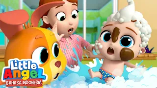 Aku Tak Mau Mandi, Tidaaak! | Lagu Bayi Mandi | Little Angel Bahasa Indonesia