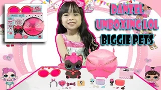 LOL Unboxing Everywhere : LOL BIGGIE PETS unboxing in drive thru after we salubong TIta Mommy :)