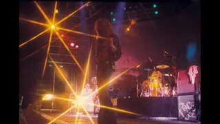 Led Zeppelin - Black dog live Earls Court 25th May 1975 (Remastered)