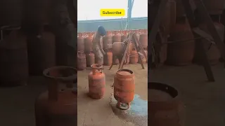 dangerous lpg gas Cylinder Emptying