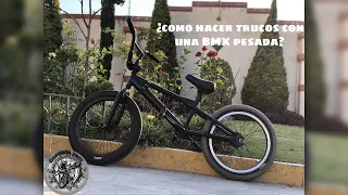 ¿Cómo hacer trucos con una BMX pesada?