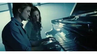 "Edward toca el piano para Bella"
