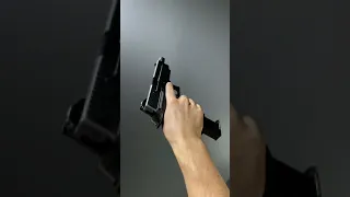 Страйкбольныц пистолет SigSauer от WE (reload in the first person) RE2