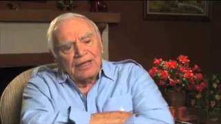 Ernest Borgnine discusses starring in "Marty" - EMMYTVLEGENDS.ORG