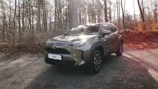 Toyota Yaris Cross - En stilfuld crossover. Kåret som Verdens Bedste Bybil 2022 ved Word Car Awards.