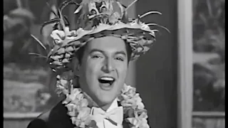 Liberace's special salute to the beautiful island of Hawaii * Part 1 (1950's)
