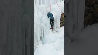 Eisklettern im Eiskletterpark Silvretta Bielerhöhe im schönen Montafon ist auch mit Kindern möglich