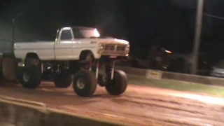 Big BAD 4 Link FORD 2.5 ton BIG BLOCK powered pulling in Millars Tavern