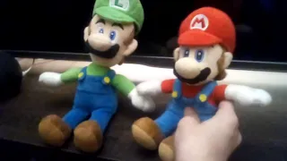 IL UNBOXINGS: NEW SUPER MARIO BROS WII Mario Plush Unboxing!