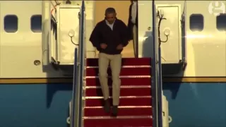 President Obama Slips, Nearly Falls Down Steps Getting Off Air Force One   VIDEO