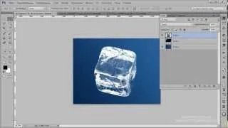 Кубик льда на темном фоне с помощью фотошопа