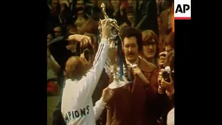 Derby County League Trophy presentation 26-04-1975