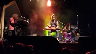 Xavier Rudd - Messages/GUKU (live)