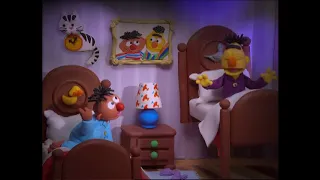 De avonturen van Bert en Ernie (Bert and Ernie's Great Adventures) - Intro (Dutch, partial)