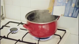 Cooking Pasta In Cold Water vs. Boiling Water! What's Better?