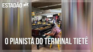 Conheça o pianista do terminal rodoviário Tietê