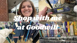 SHOP WITH ME: GOODWILL IN WESTMINSTER #vlog #thrifting #shopping