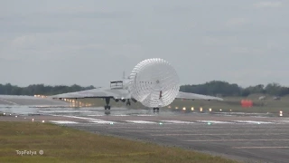 Braking Parachute Avro Vulcan XH558  RIAT 2015 Super low Landing