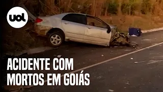 Acidente entre carro e ônibus deixa três mortos em Goiás