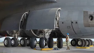 This Super Heavy 420 Ton US Aircraft Needs 28 Wheels to Land