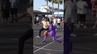 Joker and Harley Quinn play basketball