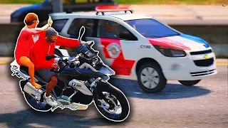 FUGA DE BMW R1200 & BUSCANDO NOVINHA NA FAVELA : GTA 5