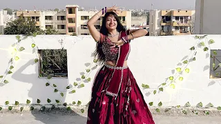 Tu Jo Has Has Ke Sanam Mujse Bat Karti Hai/Govinda Superhit Song/ Dance Cover By Neelu Maurya