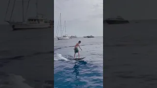 Rubius surfeando con la tabla de surf de IronMan 🏄‍♂️🌊