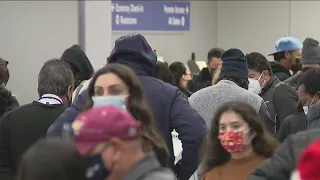 Delta, United travelers face Christmas Eve cancelations