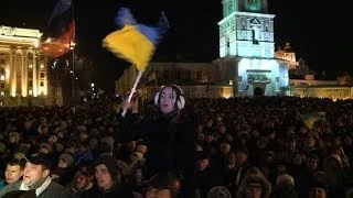 Ukraine protest continues despite police crackdown