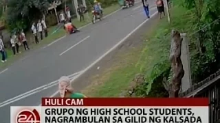 24 Oras: Grupo ng high school students, nagrambulan sa gilid ng kalsada