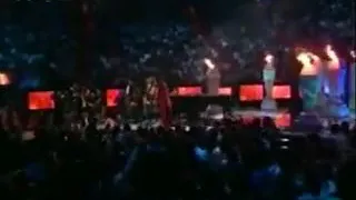 Kanye West, Chaka Khan 2004 VMA Performance- Through The Wire