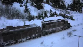 RUNAWAY TRAIN - Trailer (1985)