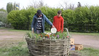 Плетіння та оздоблення декоративного кошика із лози