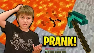 PRENKUJEM MLAĐEG BRATA U MINECRAFTU! *poludeo je*