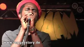 Chronixx - 2/6 - Ain´t No Giving In + They Dont Know - 29.03.2014 - YAAM Berlin