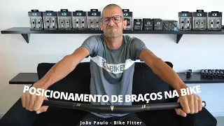 Posicionamento de braços na bike