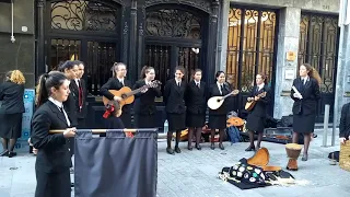 Students from Porto singing Desfado