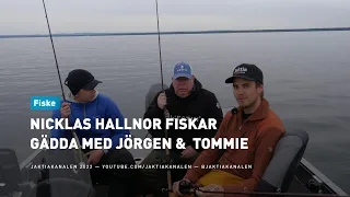 Nicklas Hallnor fiskar gädda med Jörgen & Tommie