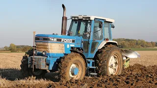 Classic 1989 Ford TW-25 II | Ploughing | 7f Dowdeswell DP6 | From the Farming with Ford DVDs