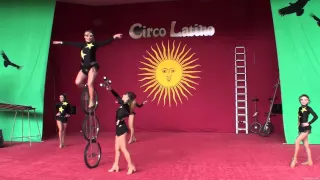 Circo Latino No.4 Golden Sisters : Unicycle