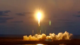 SpaceX launches communications satellites