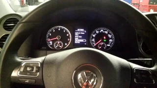 Volkswagen Tiguan TPMS light reset/ Сброс лампочки давления шин