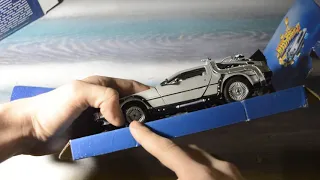 Обзор модели автомобиля DeLorean DMC 12 - Машина времени.