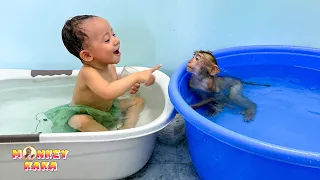 Monkey Kaka and Diem eagerly preparing to take a bath look so cute