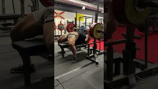 Failing 550+ bench press with no spotter