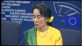 Aung San Suu Kyi collects Sakharov prize