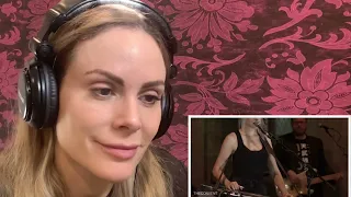 Emmy winning singer reacts to Larkin Poe “Mad As A Hatter” live @ the Convent Club [M’s tips 🎤]