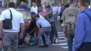 Видео перших хвилин після вибуху і ще живого Павла Шеремета (18+)