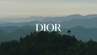 Sauvage nacido en la naturaleza - Moldeadas de la mano de Dior